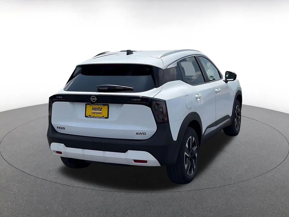 2026 Nissan Kicks - Image 15 of 31