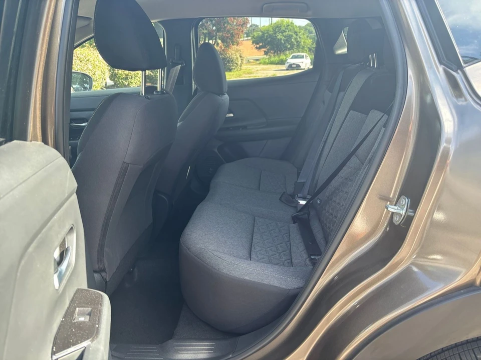 2026 Nissan Kicks - Image 24 of 31