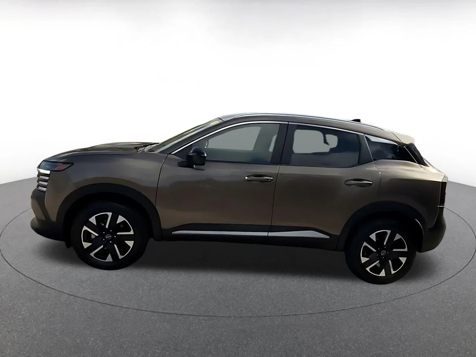 2026 Nissan Kicks - Image 9 of 31