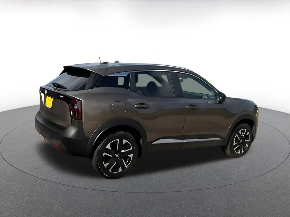 2026 Nissan Kicks - Image 16 of 31