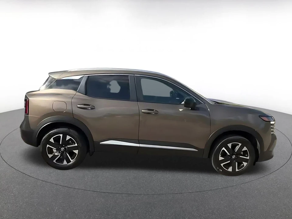 2026 Nissan Kicks - Image 17 of 31