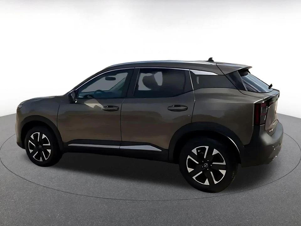 2026 Nissan Kicks - Image 11 of 31