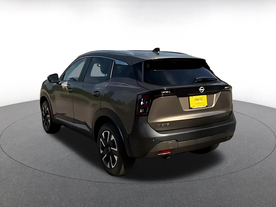 2026 Nissan Kicks - Image 12 of 31