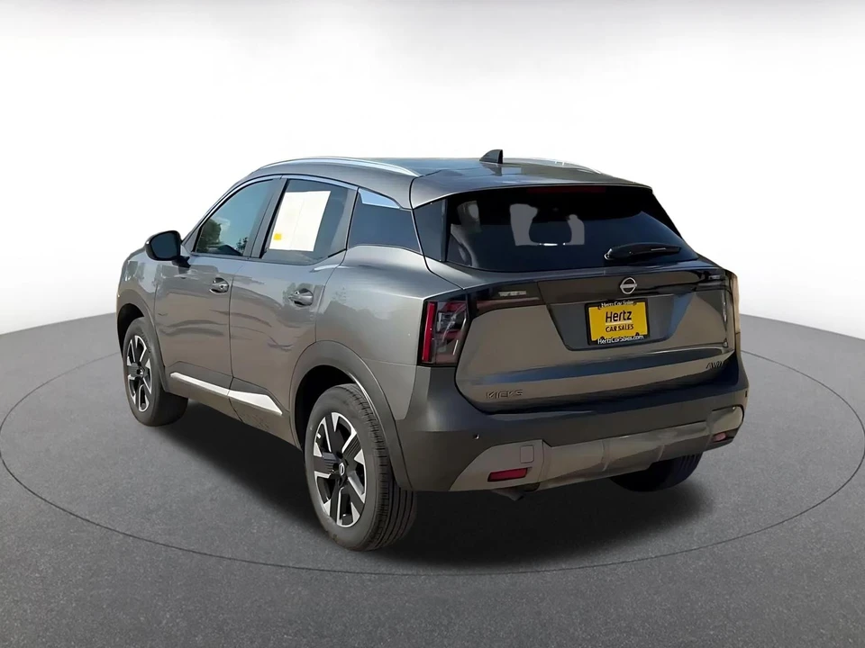 2026 Nissan Kicks - Image 12 of 31