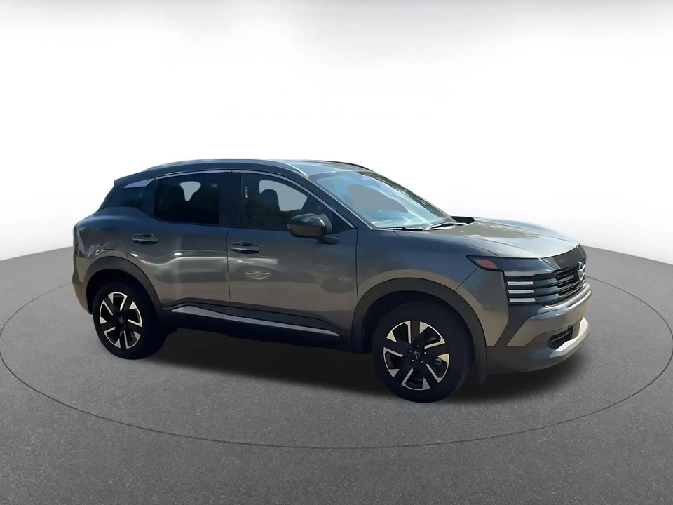 2026 Nissan Kicks - Image 2 of 31