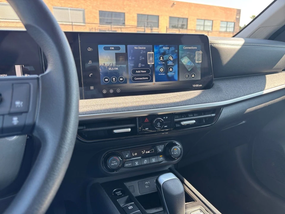 2026 Nissan Kicks - Image 18 of 31