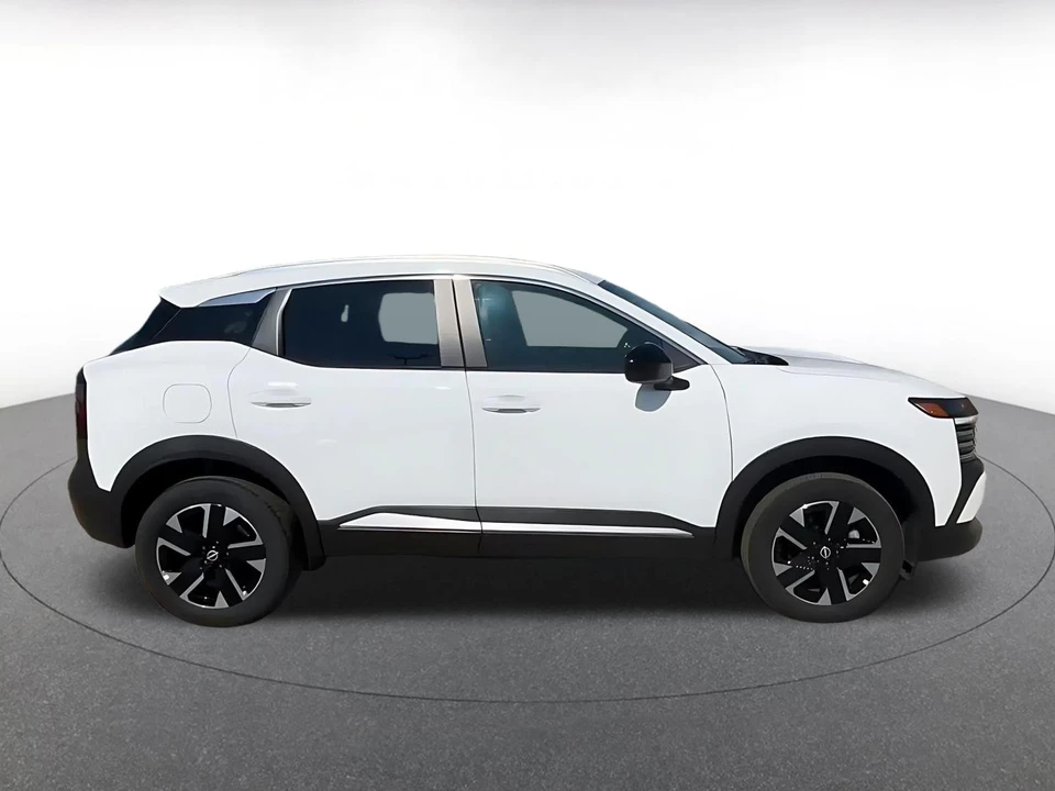 2026 Nissan Kicks - Image 17 of 31