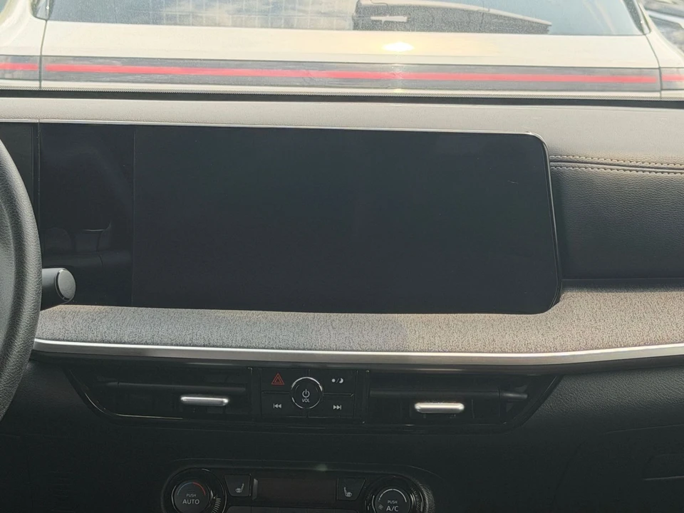 2026 Nissan Kicks - Image 21 of 31