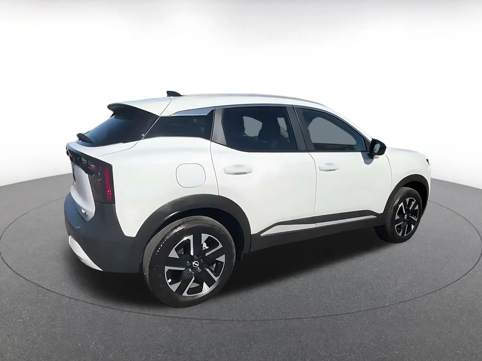 2026 Nissan Kicks - Image 16 of 31