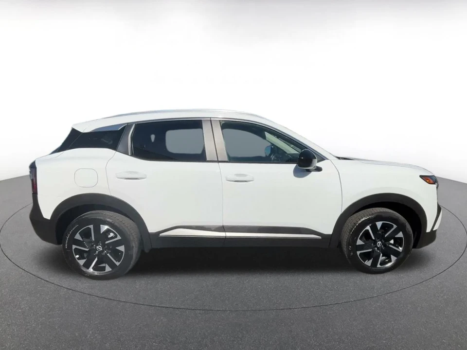 2026 Nissan Kicks - Image 17 of 31