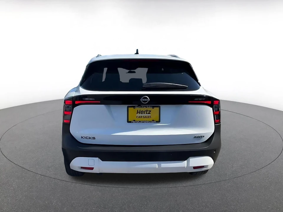 2026 Nissan Kicks - Image 14 of 31