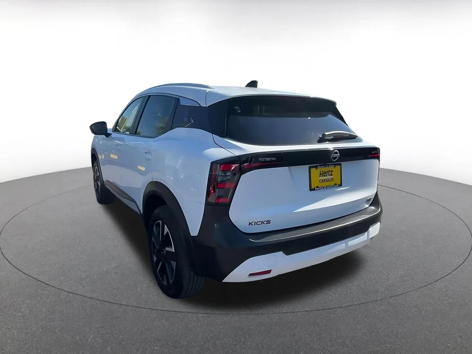 2026 Nissan Kicks - Image 12 of 31