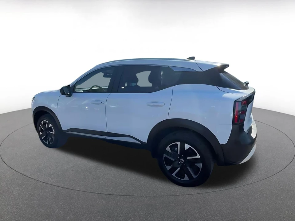 2026 Nissan Kicks - Image 11 of 31