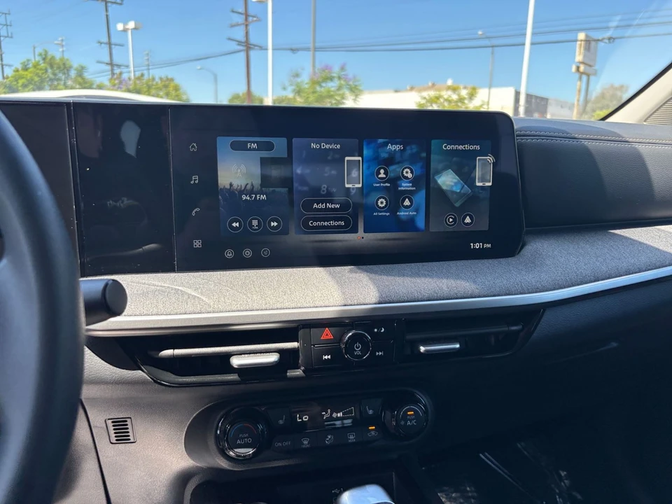 2026 Nissan Kicks - Image 21 of 31