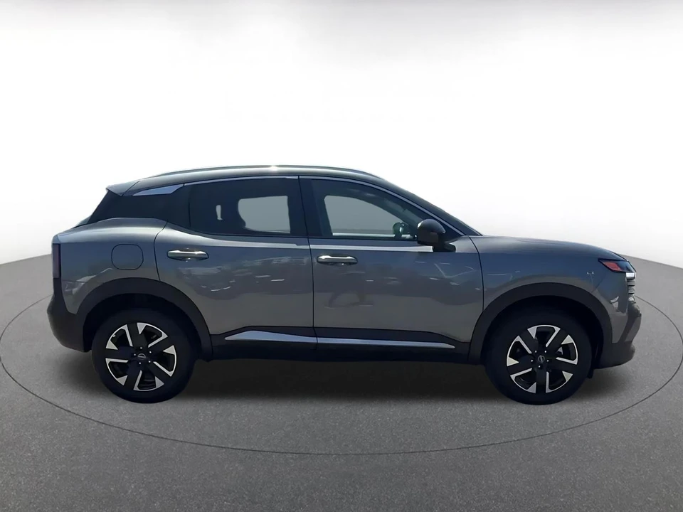 2026 Nissan Kicks - Image 17 of 31
