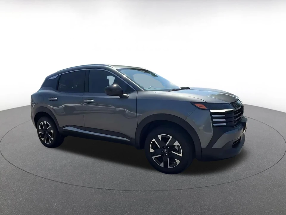 2026 Nissan Kicks - Image 2 of 31