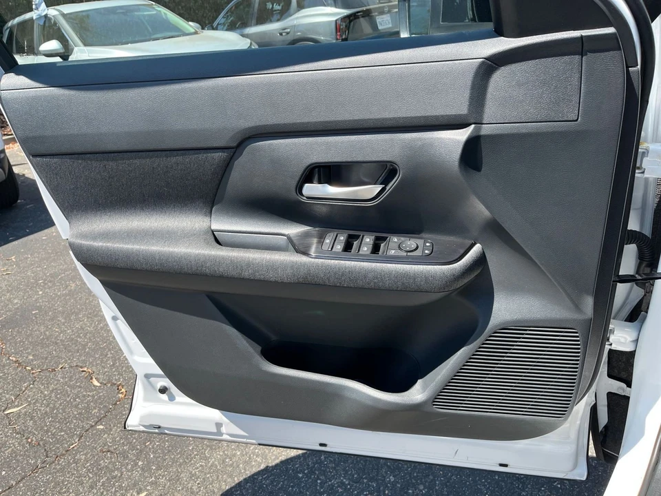 2026 Nissan Kicks - Image 20 of 31