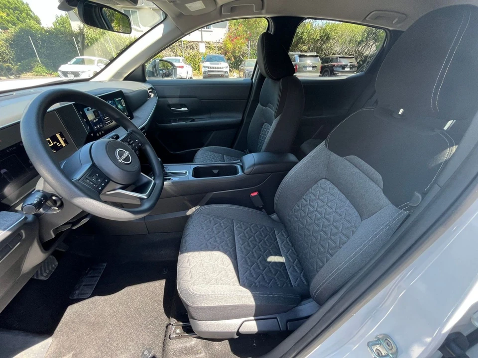 2026 Nissan Kicks - Image 27 of 31