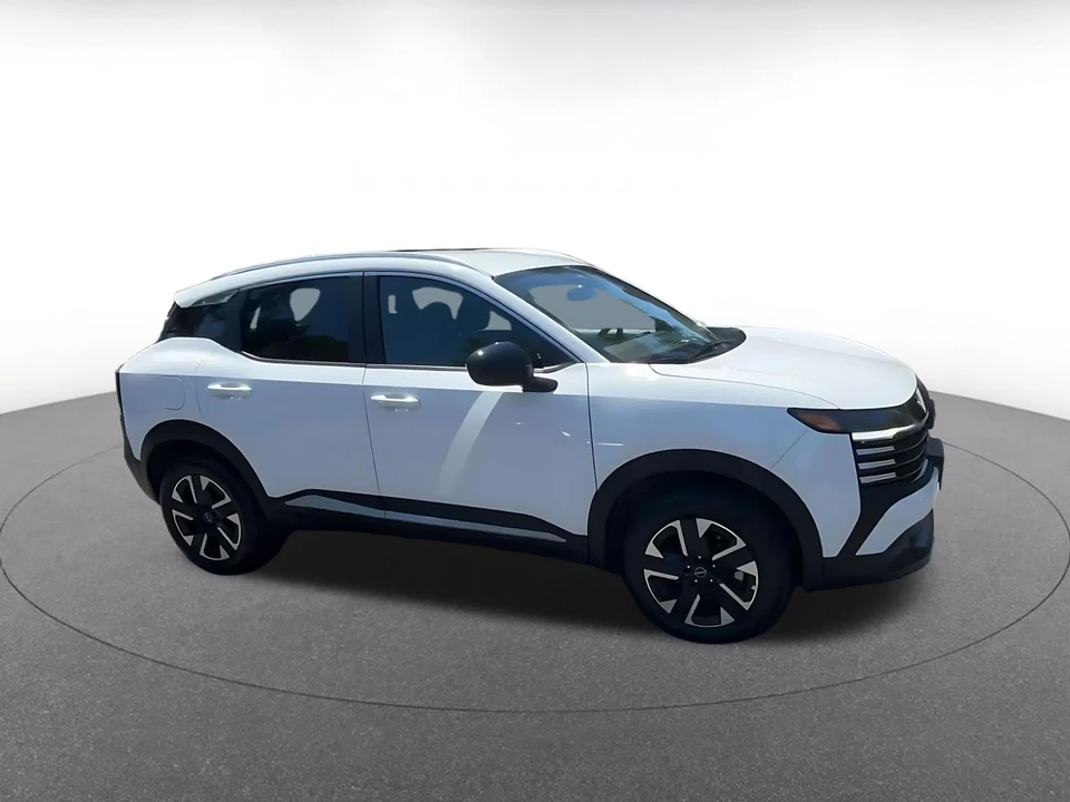 2026 Nissan Kicks - Image 2 of 31