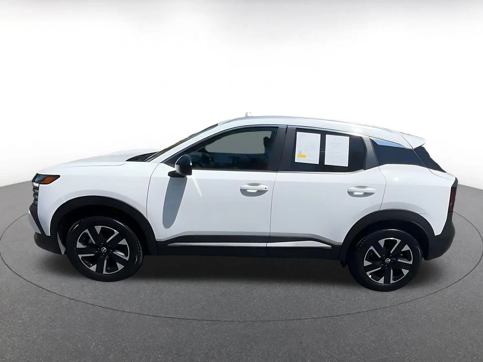 2026 Nissan Kicks - Image 12 of 31