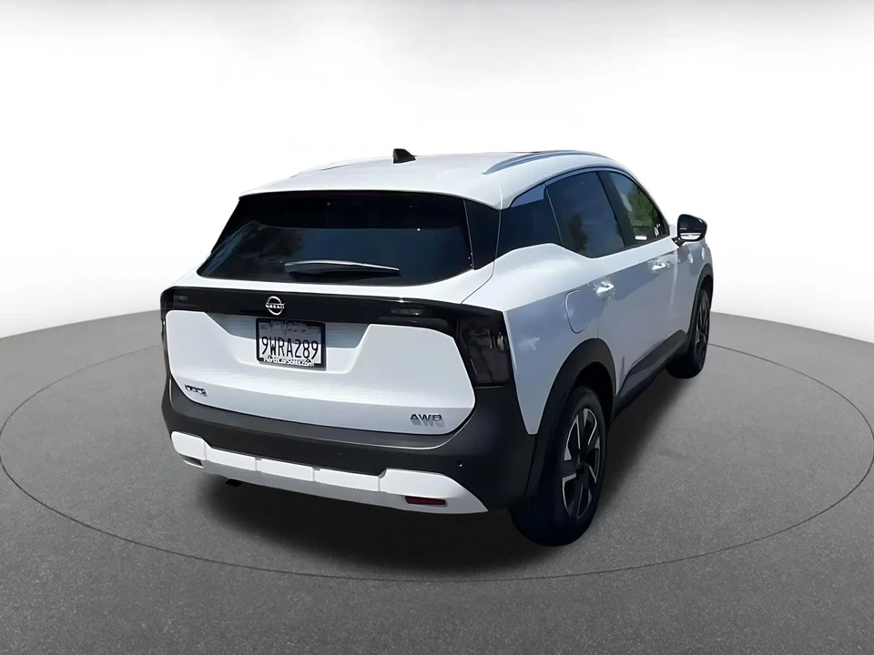2026 Nissan Kicks - Image 15 of 31