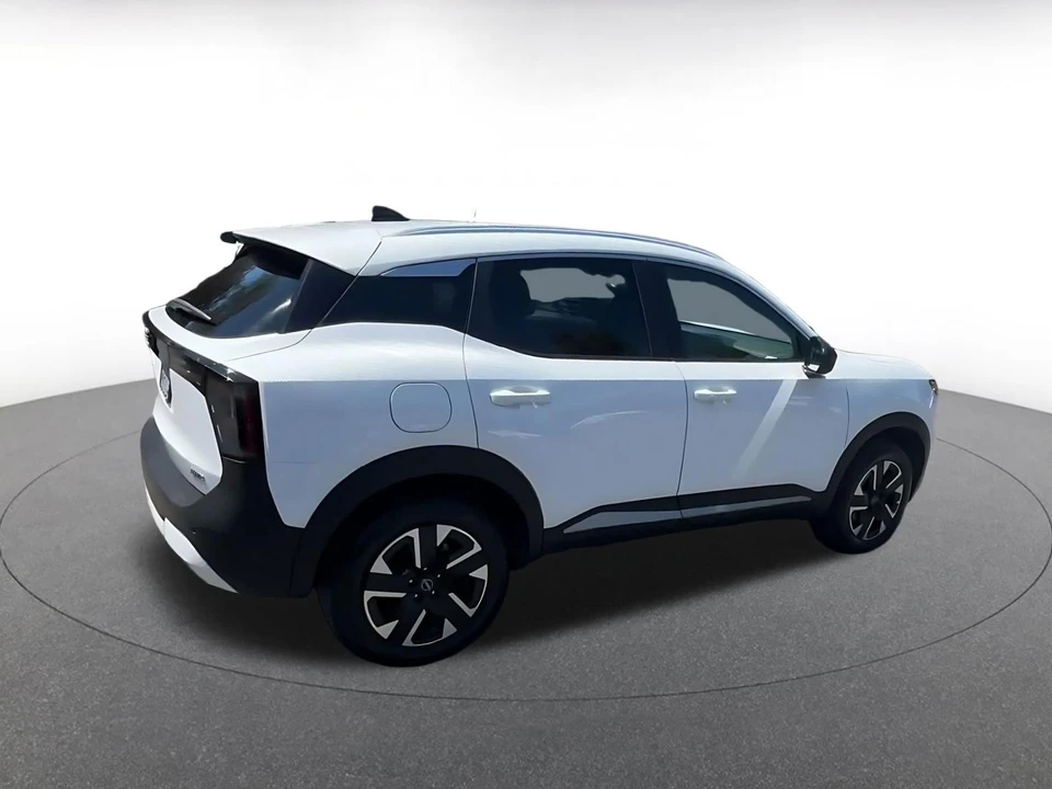 2026 Nissan Kicks - Image 16 of 31