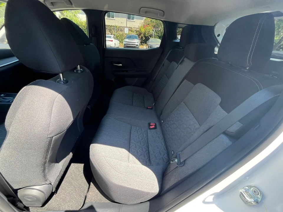 2026 Nissan Kicks - Image 26 of 31