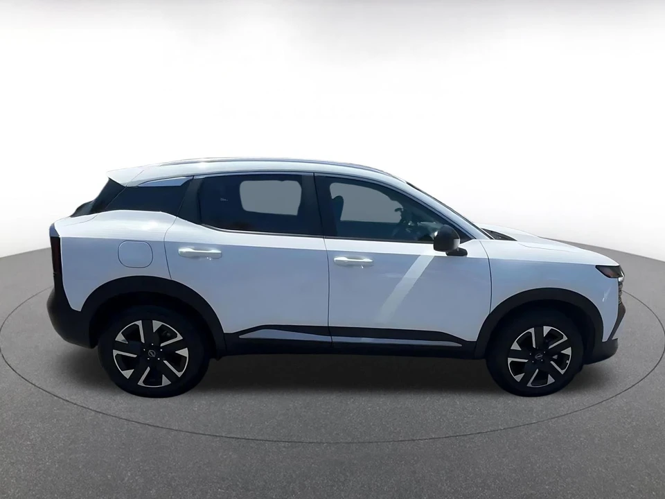 2026 Nissan Kicks - Image 17 of 31