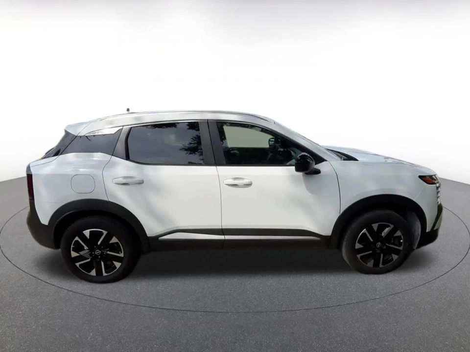 2026 Nissan Kicks - Image 17 of 31