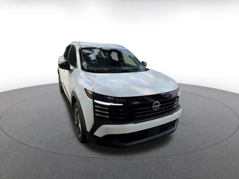 2026 Nissan Kicks - Image 3 of 31