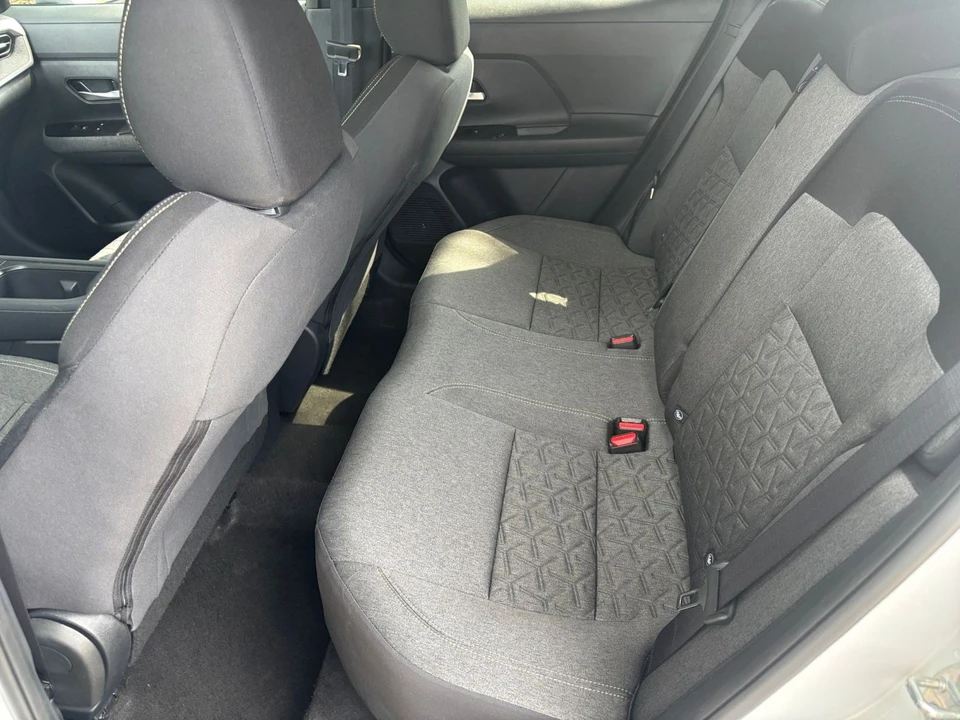 2026 Nissan Kicks - Image 28 of 31