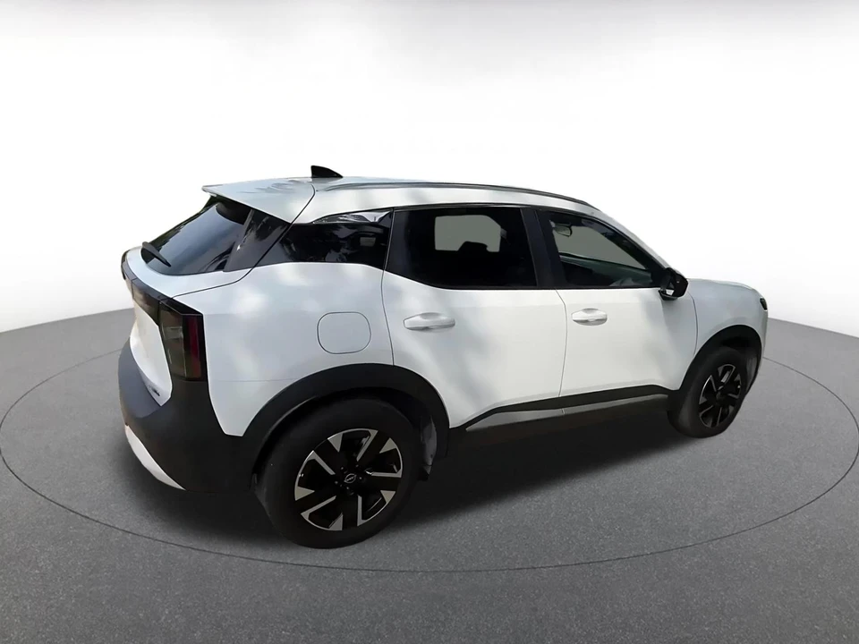 2026 Nissan Kicks - Image 16 of 31