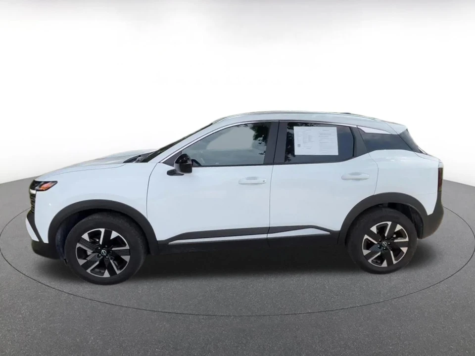 2026 Nissan Kicks - Image 11 of 31
