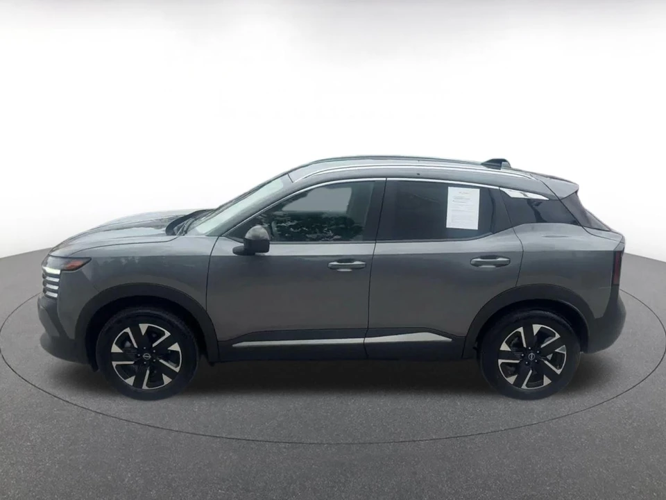 2026 Nissan Kicks - Image 9 of 31