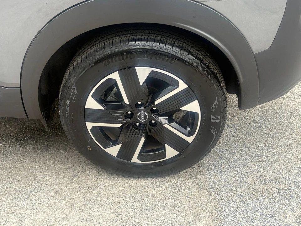 2026 Nissan Kicks - Image 27 of 31