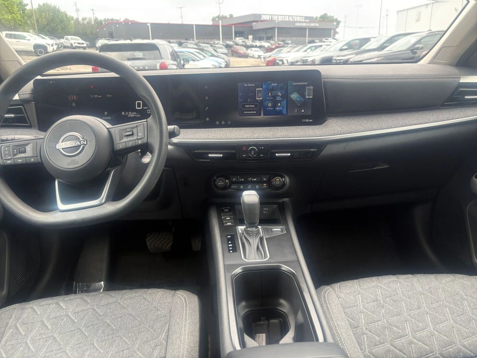 2026 Nissan Kicks - Image 18 of 31