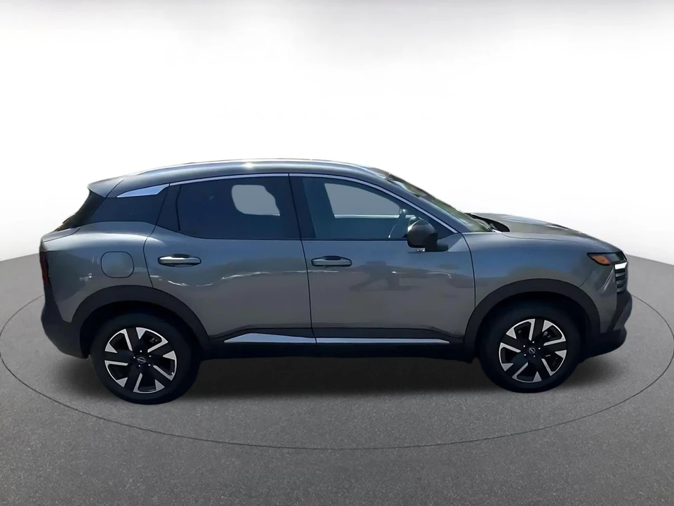 2026 Nissan Kicks - Image 17 of 31