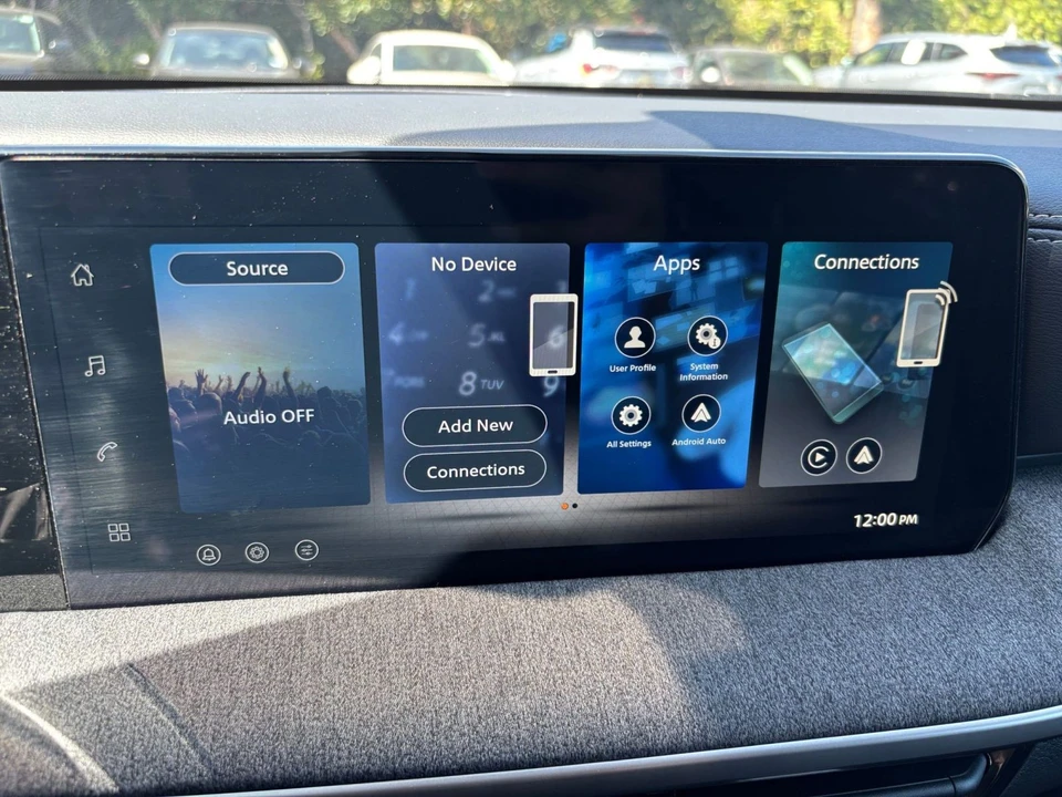 2026 Nissan Kicks - Image 21 of 31