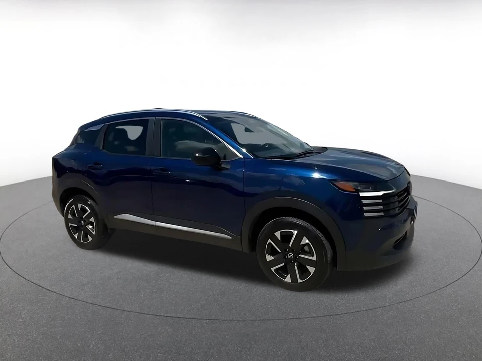 2026 Nissan Kicks - Image 2 of 31