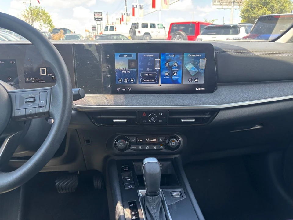 2026 Nissan Kicks - Image 18 of 31