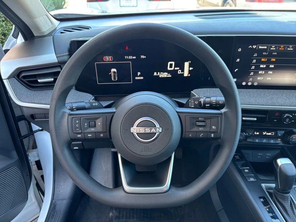 2026 Nissan Kicks - Image 28 of 31