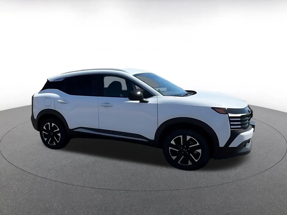 2026 Nissan Kicks - Image 2 of 31