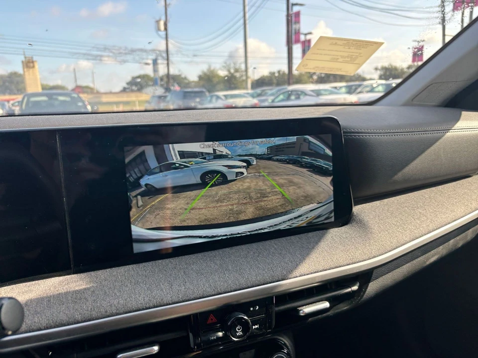 2026 Nissan Kicks - Image 23 of 31