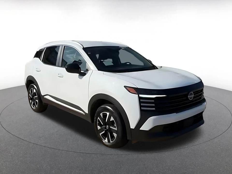 2026 Nissan Kicks - Image 3 of 31