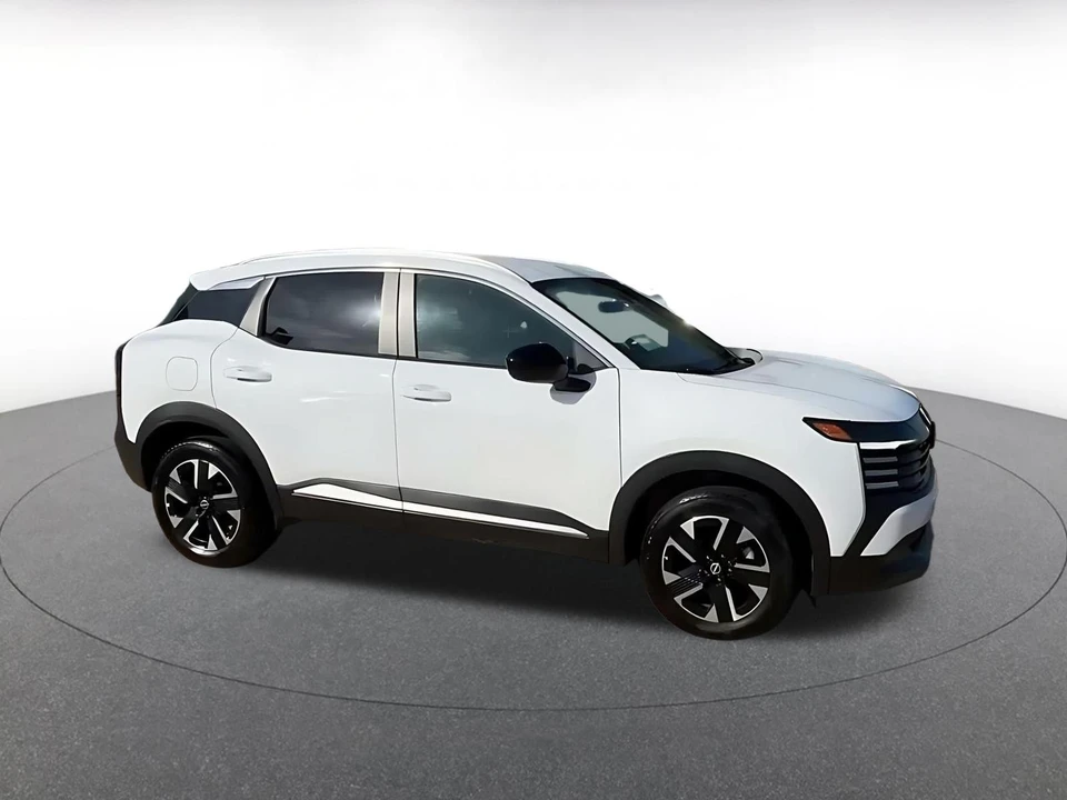 2026 Nissan Kicks - Image 2 of 31