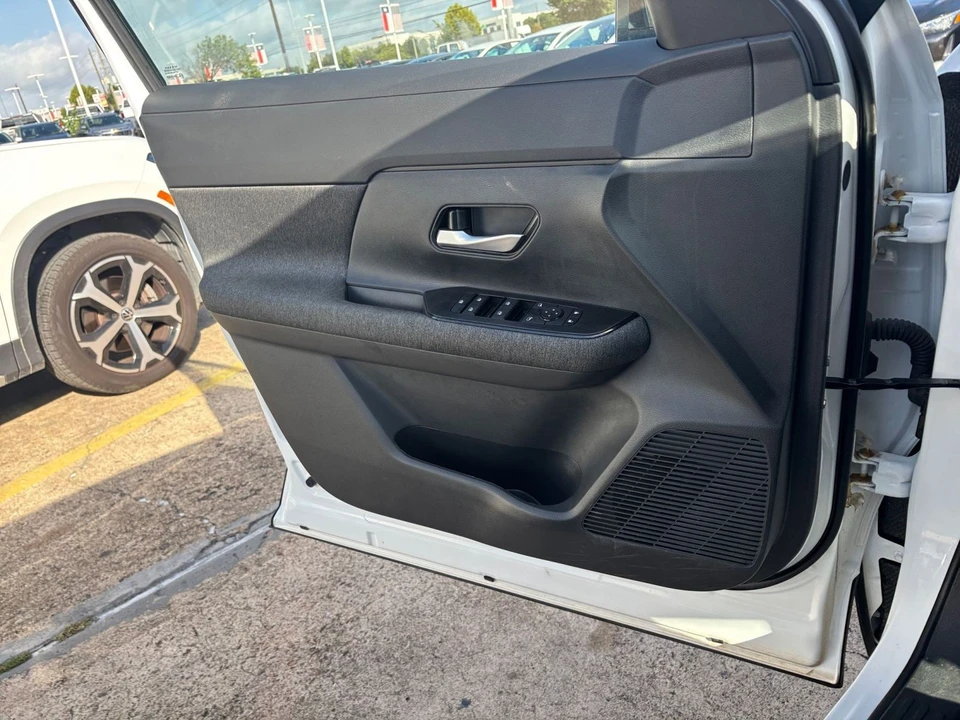 2026 Nissan Kicks - Image 20 of 31