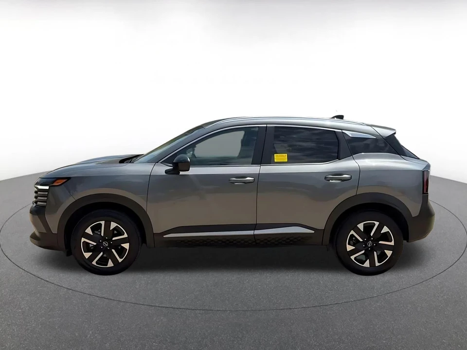 2026 Nissan Kicks - Image 9 of 31