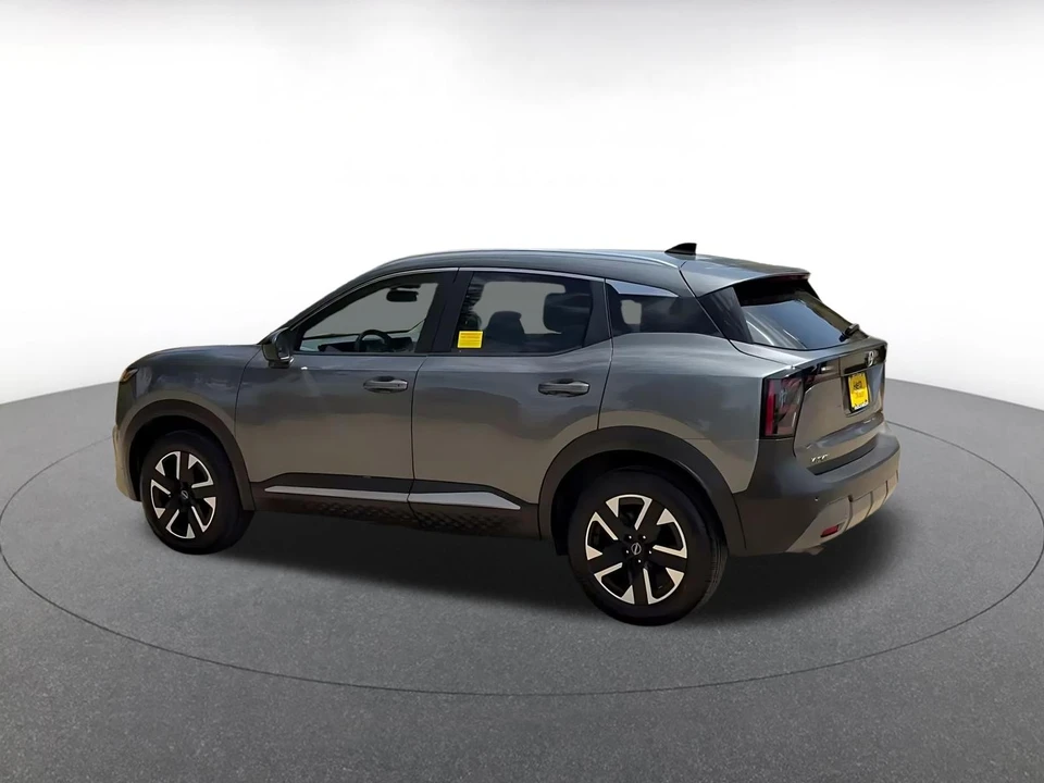 2026 Nissan Kicks - Image 11 of 31