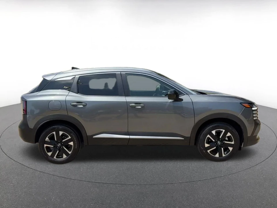 2026 Nissan Kicks - Image 17 of 31
