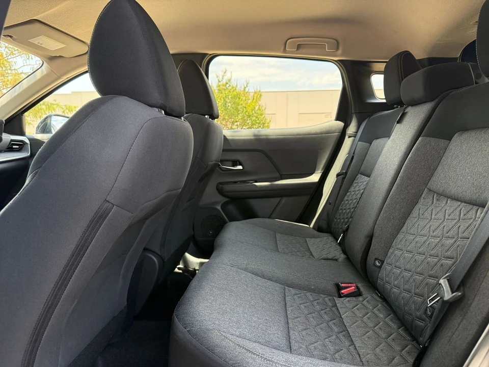 2026 Nissan Kicks - Image 27 of 31